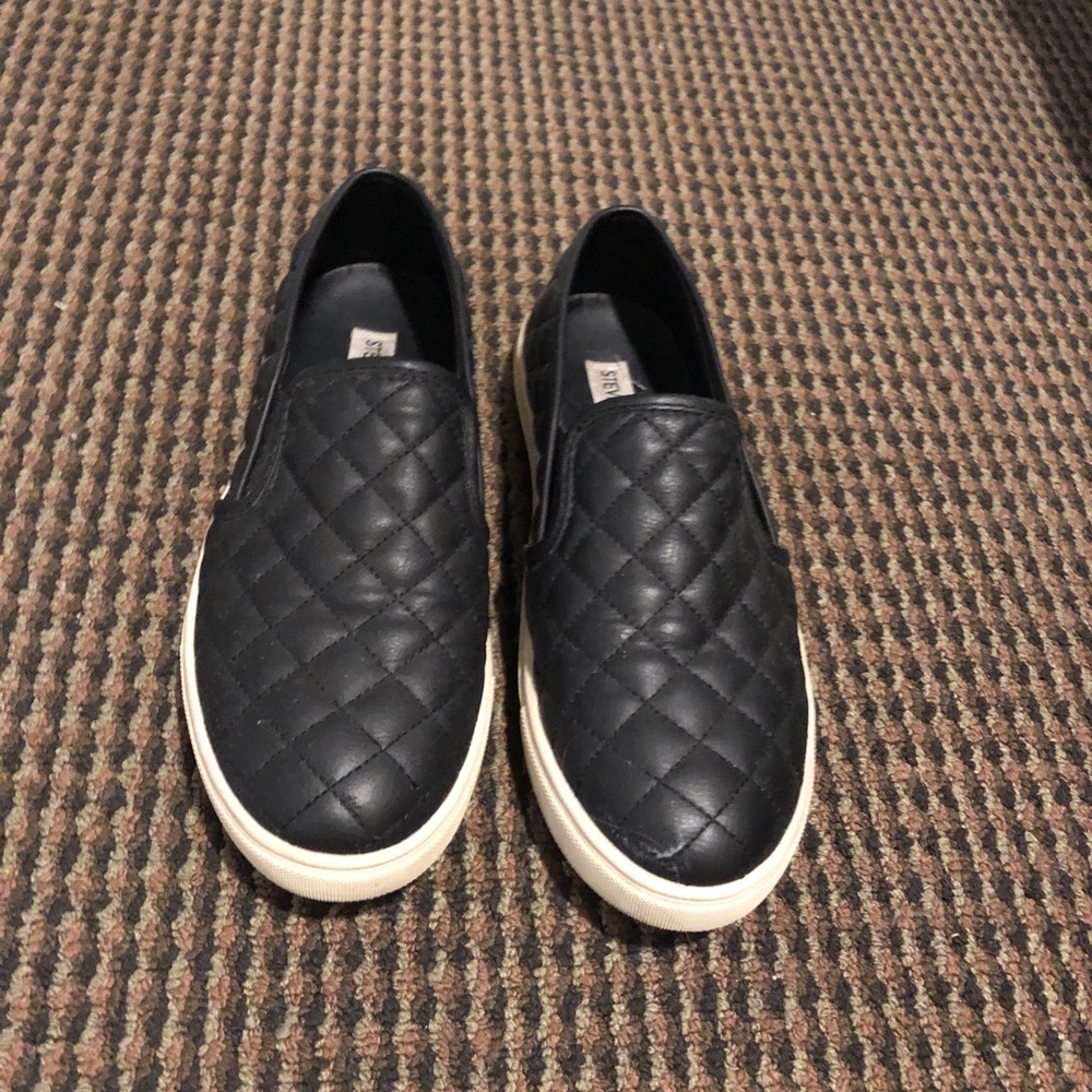 Steve Madden slip ons